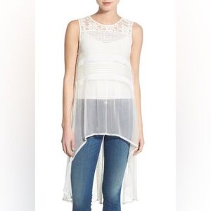 WILLOW & CLAY | Sheer High-low Top